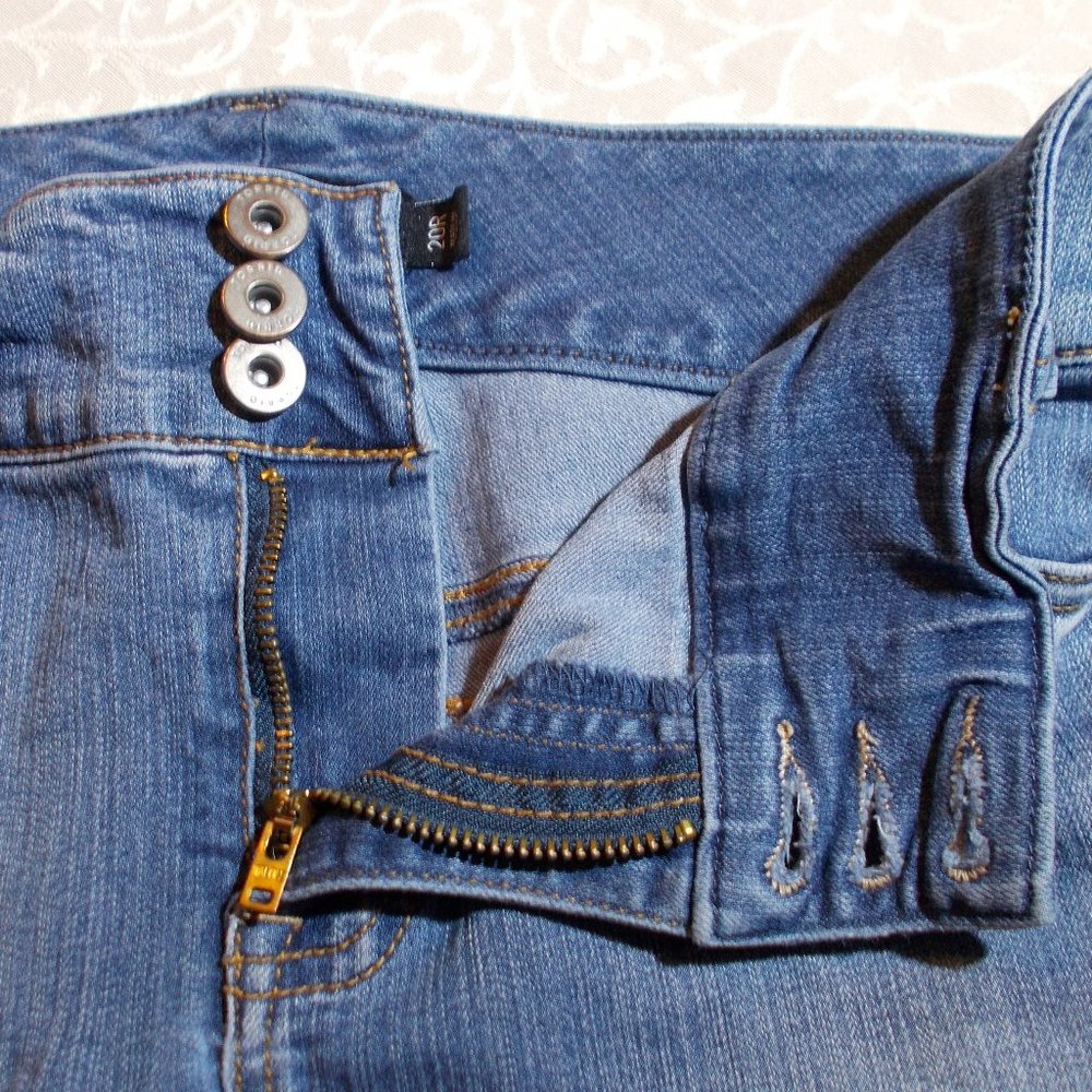 TORRID Denim Stretch Skinny Jeans Size 20R - Picture 5 of 16